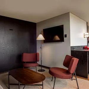 Radisson Red Otel
